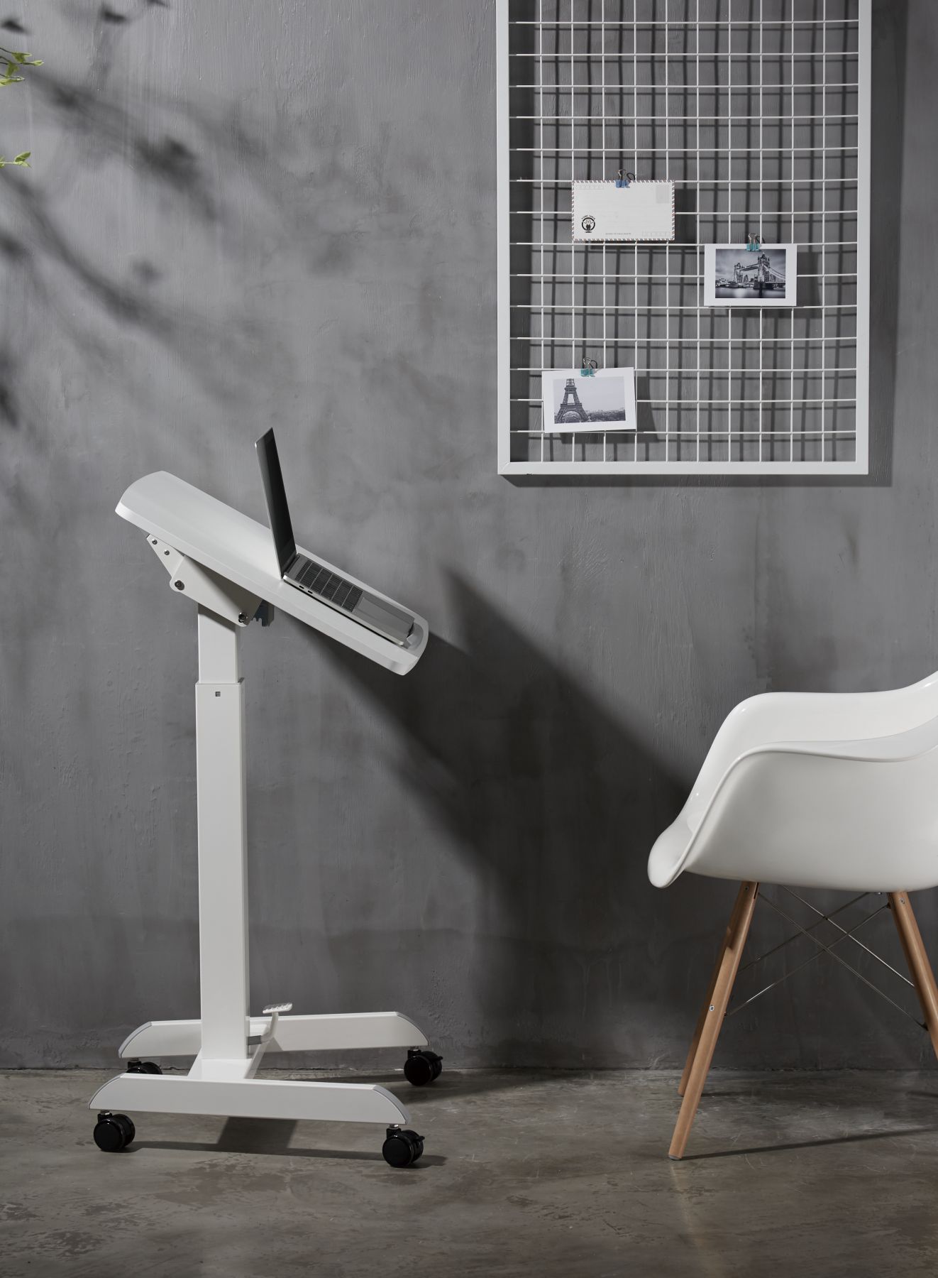 Kenson getupdesk tilt adjustable desk, black - Bilde 20