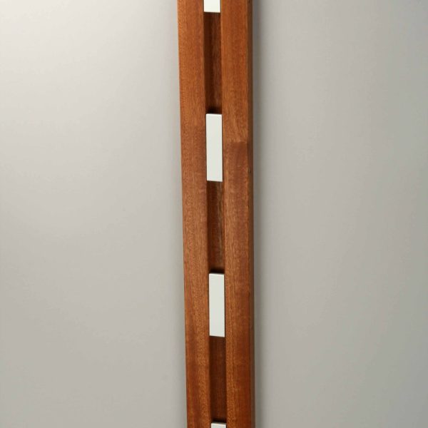 Knax loddrett 4 grå knagger, mahogni bakplate